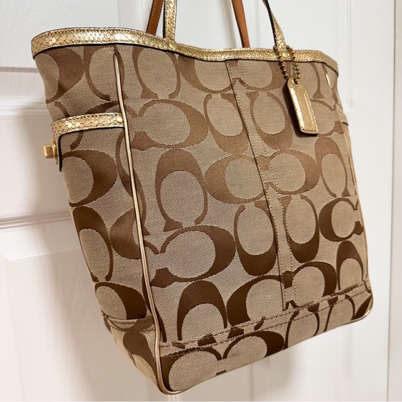 Coach - Signature Canvas Large Tote Gold Snakeskin Embossed Leather Vintage Y2K